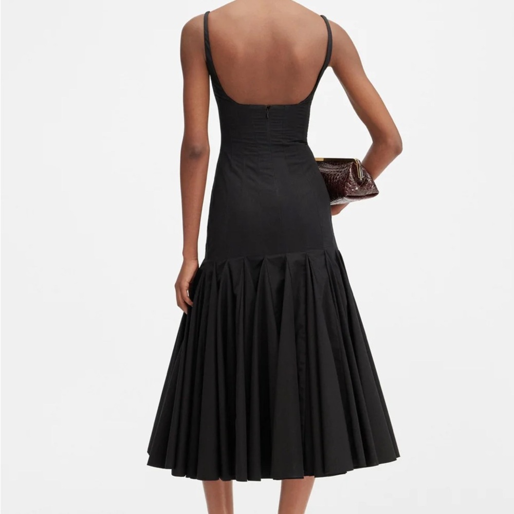 Elegant Black Midi Dress - Picture 2 of 5